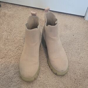 Amazon Essentials Beige Ankle Boots